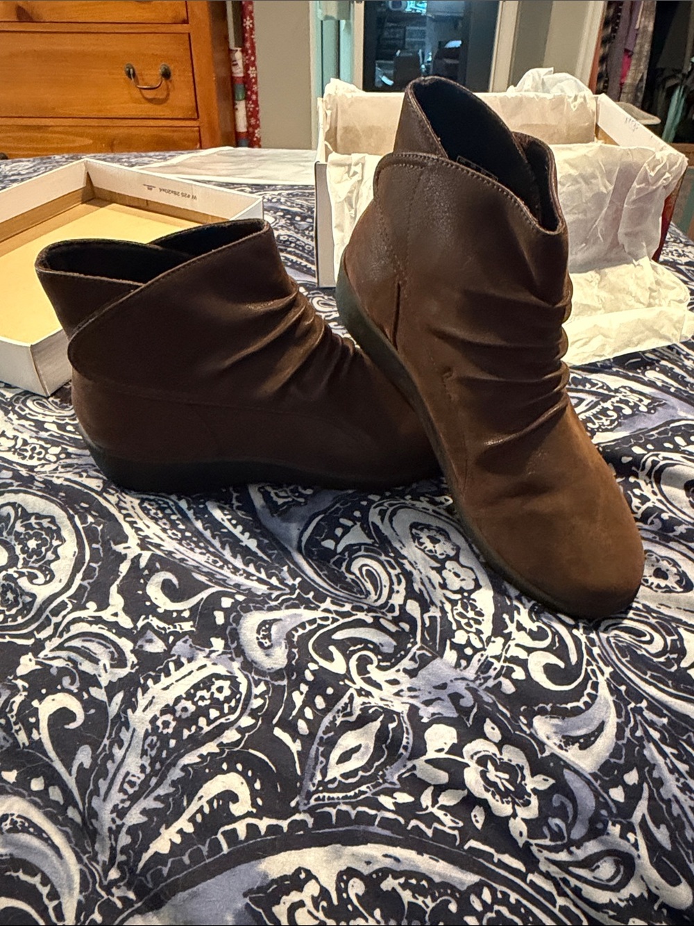 Clarks Cloudsteppers Sullian Sway Brown Leather Ruch Detail Ankle Booties